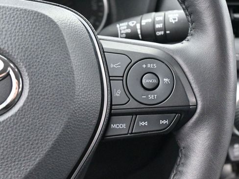 Used 2022 Toyota RAV4 XLE w/ Convenience Package image 19