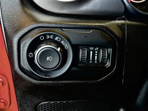 Used 2019 Jeep Wrangler Unlimited Sport S image 15