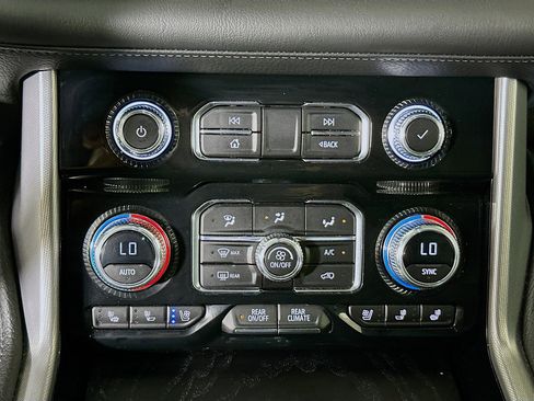 Used 2023 GMC Yukon Denali RWD image 22