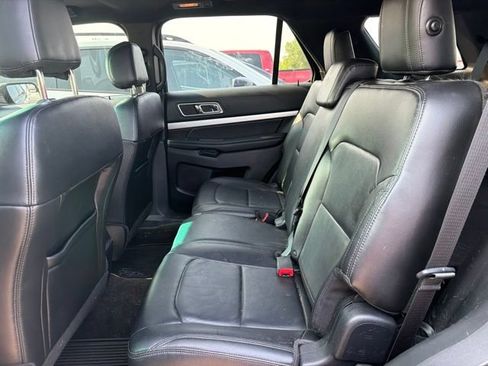 Used 2016 Ford Explorer XLT w/ Equipment Group 202A AWD/4WD image 8