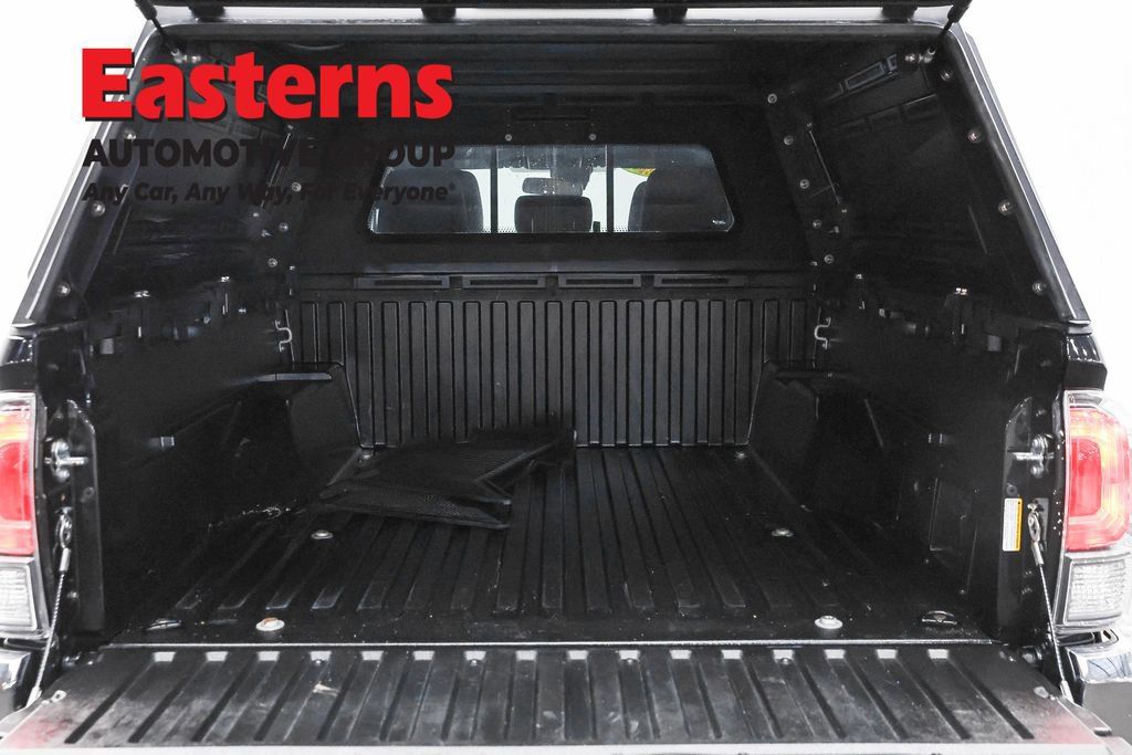 Used 2021 Toyota Tacoma TRD Off-Road AWD/4WD image 11