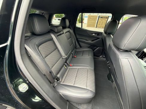 Used 2026 Chevrolet Equinox LT w/ Convenience Package II FWD image 28