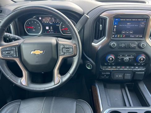 Used 2022 Chevrolet Silverado 1500 High Country AWD/4WD image 11