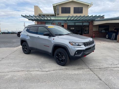 Certified 2024 Jeep Compass Trailhawk w/ Trailhawk Convenience Group AWD/4WD image 5