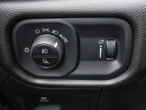 New 2026 RAM 1500 Express AWD/4WD image 27