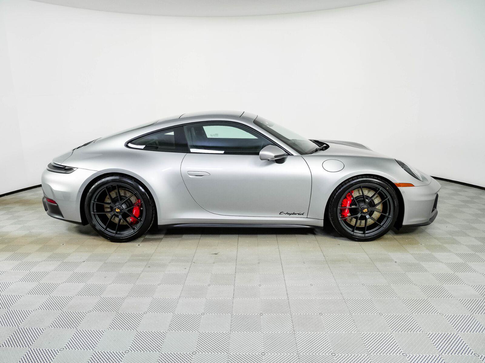 New 2026 Porsche 911 Carrera GTS RWD image 23