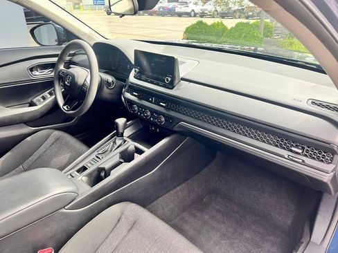 Used 2023 Honda Accord EX image 11