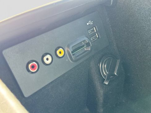Used 2015 Ford Taurus SEL w/ Equipment Group 201A FWD image 34