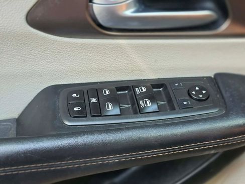Used 2017 Chrysler Pacifica Touring-L Plus w/ Tire & Wheel Group FWD image 31