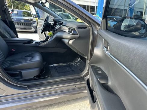 Used 2019 Toyota Camry SE image 29