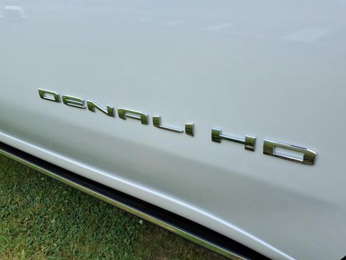 Used 2025 GMC Sierra 2500 Denali Ultimate AWD/4WD image 8