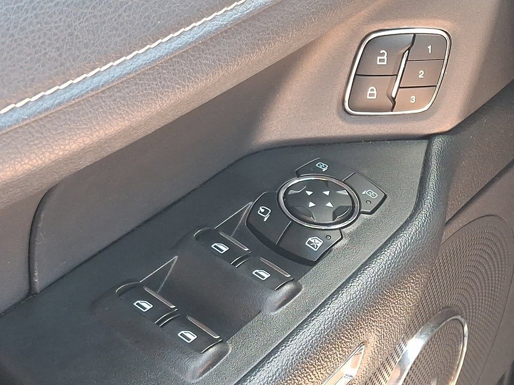 Used 2024 Ford Expedition XLT AWD/4WD image 26