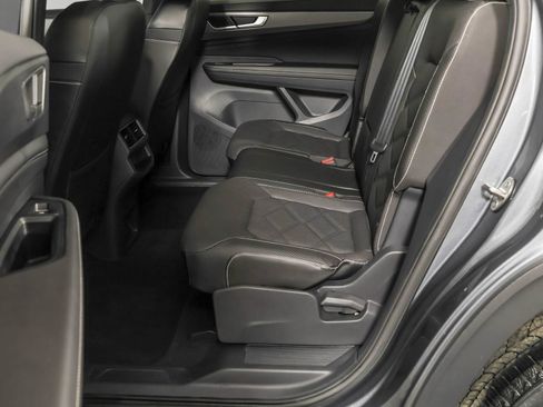 Used 2024 Volkswagen Atlas Cross Sport SE FWD image 34