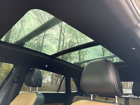 Used 2022 Volkswagen Atlas Cross Sport SEL image 25