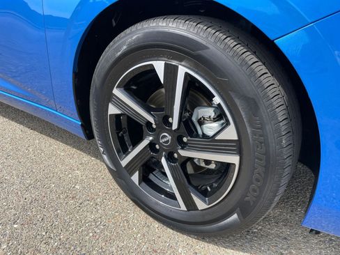 Used 2025 Nissan Sentra SV image 29