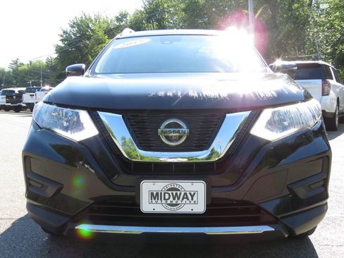 Used 2019 Nissan Rogue SV w/ Premium Package AWD/4WD image 2