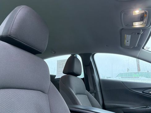 Used 2018 Chevrolet Malibu LT image 13