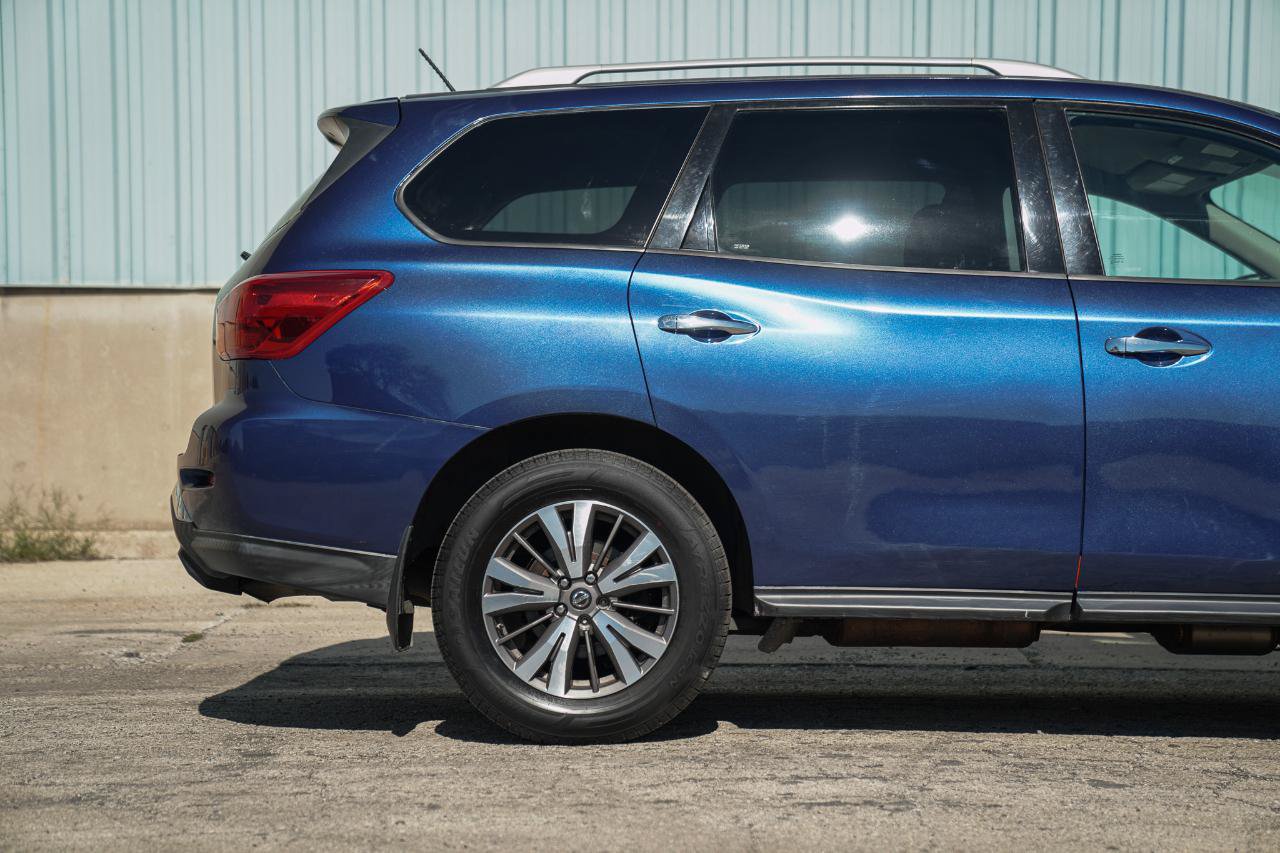 Used 2018 Nissan Pathfinder S AWD/4WD image 7