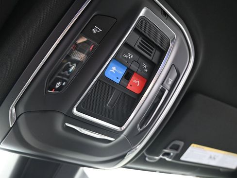 Used 2025 Jeep Grand Cherokee Laredo image 19