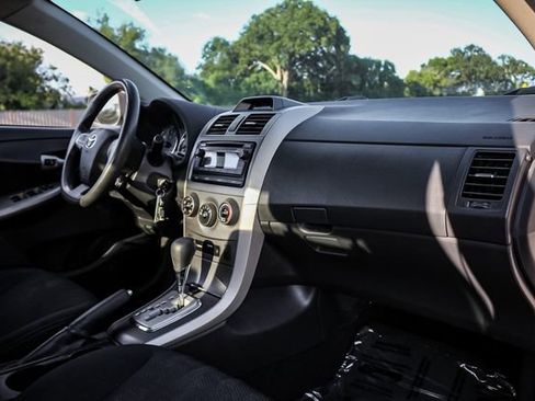 Used 2012 Toyota Corolla S image 20