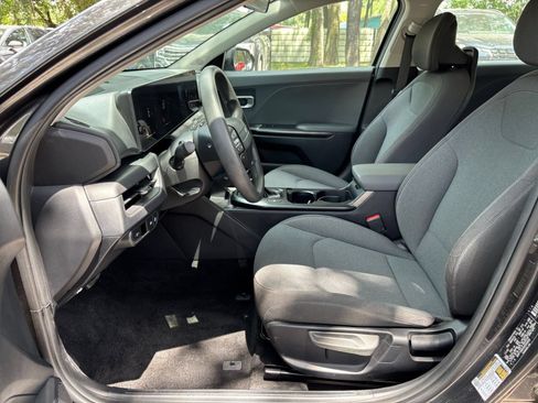 Used 2025 Kia K4 FWD image 25