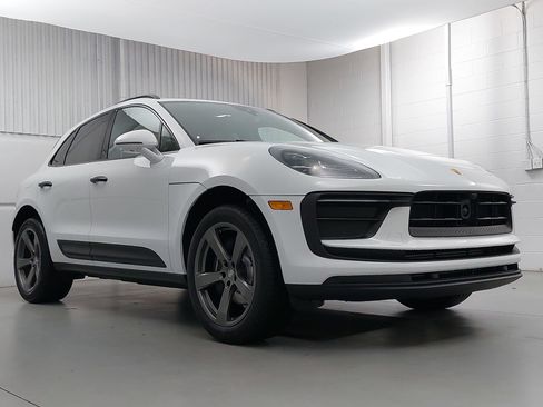 New 2026 Porsche Macan image 9