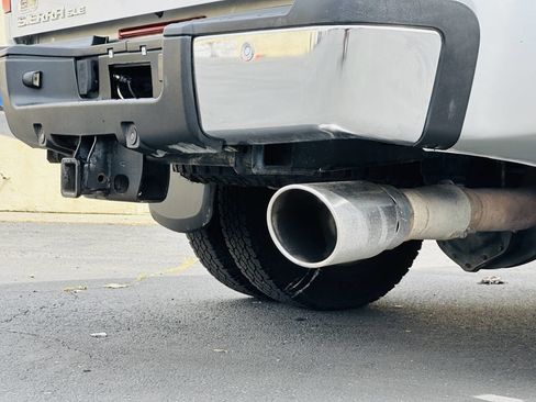 Used 2012 GMC Sierra 3500 SLE w/ SLE Preferred Package image 20