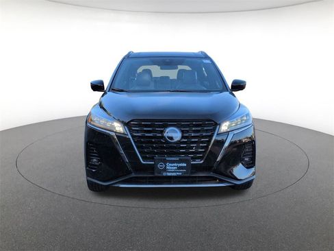 Used 2024 Nissan Kicks SR w/ SR Premium Package image 2