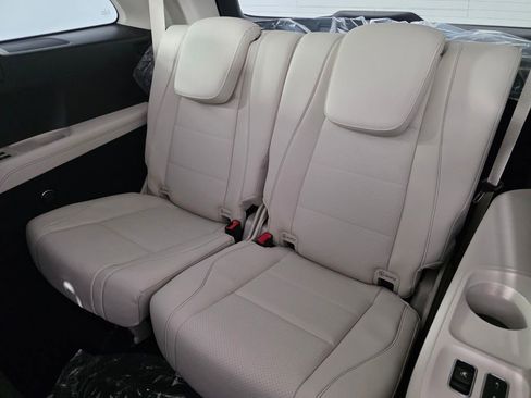 New 2026 Mercedes-Benz GLS 450 4MATIC image 12
