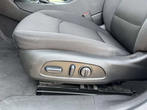 Used 2024 Chevrolet Malibu LT FWD image 19