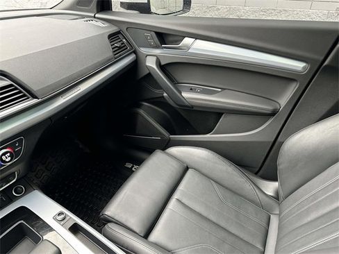 Used 2024 Audi Q5 2.0T Premium Plus w/ Premium Plus Package image 37