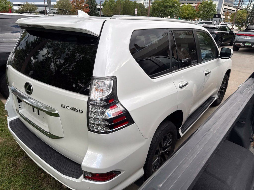 Used 2023 Lexus GX 460 Premium w/ Premium Package AWD/4WD image 3