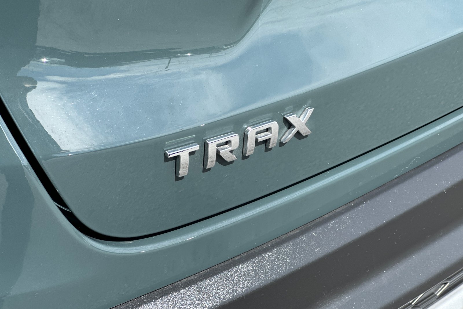 Used 2025 Chevrolet Trax LT FWD image 26