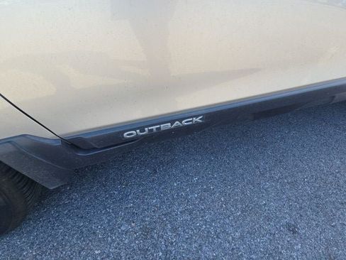Used 2018 Subaru Outback 2.5i Limited AWD/4WD image 4