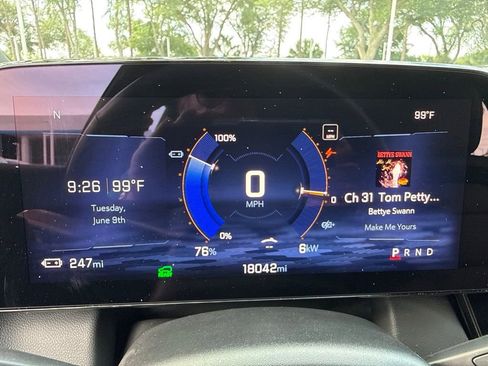 Used 2025 Chevrolet Equinox EV LT w/ Convenience Package FWD image 61