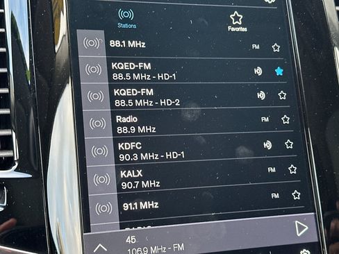 Certified 2025 Volvo XC90 B6 Ultra w/ Protection Package Premier image 22