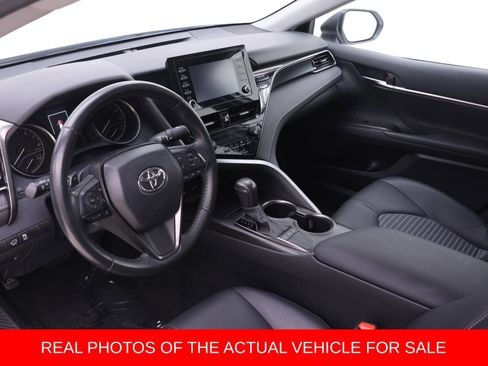 Used 2024 Toyota Camry SE FWD image 3
