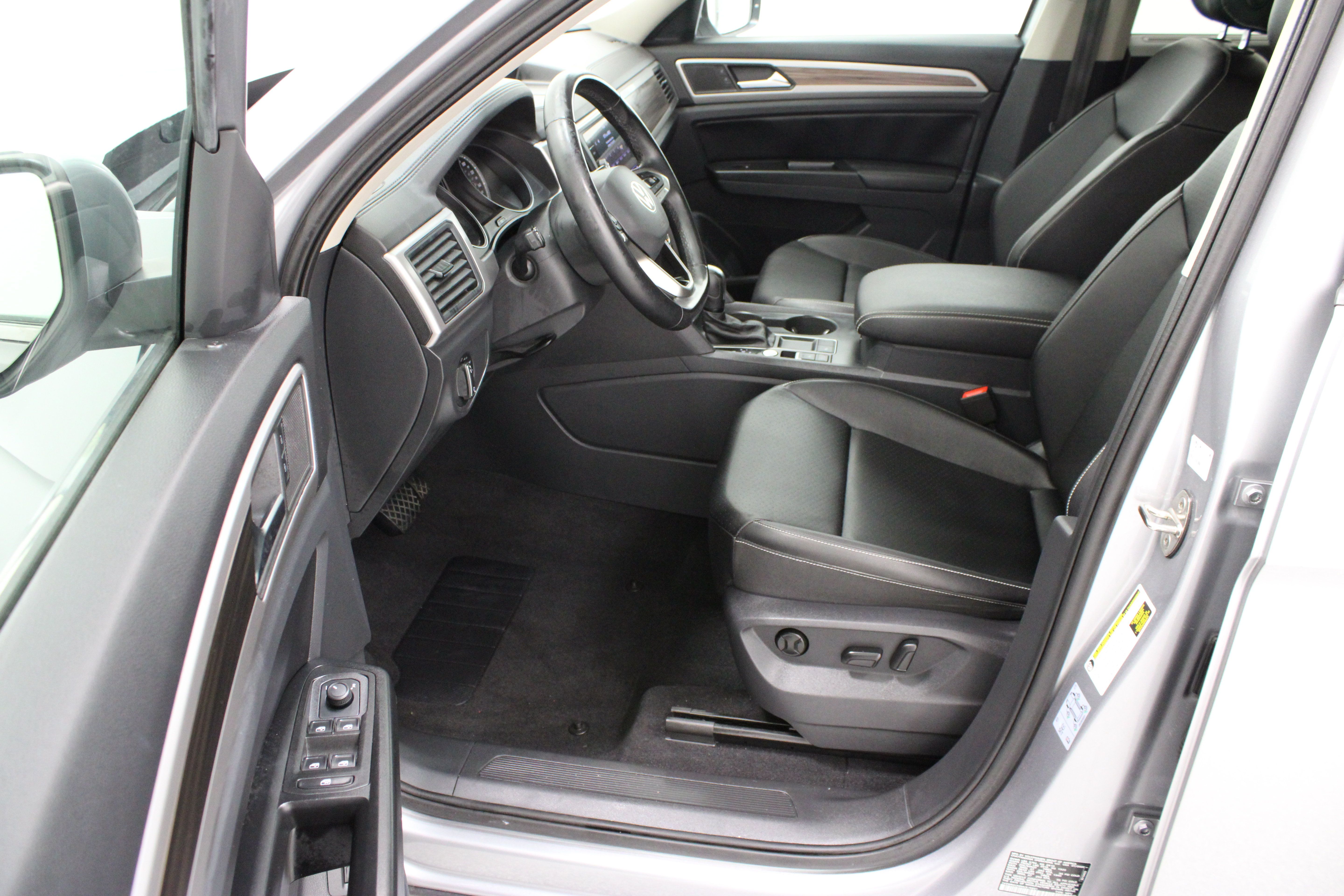 Used 2021 Volkswagen Atlas SE FWD image 14