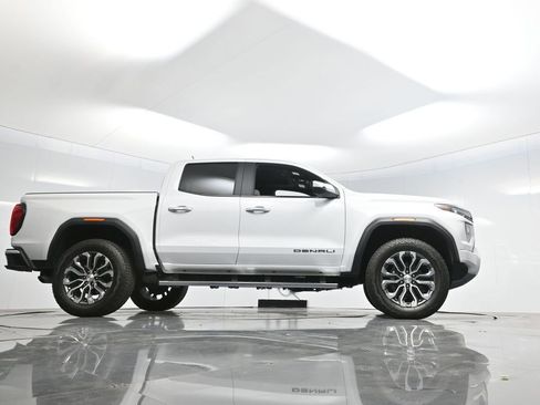 Used 2024 GMC Canyon Denali image 46