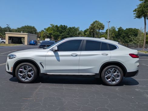 Used 2024 BMW X4 xDrive30i w/ Parking Assistance Package AWD/4WD image 3