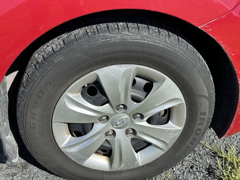 Used 2016 Hyundai Elantra SE FWD image 8