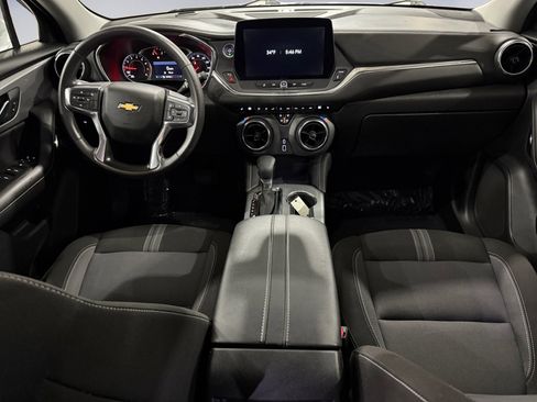Used 2025 Chevrolet Blazer LT FWD image 10