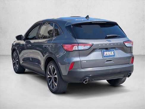 Used 2022 Ford Escape SE w/ SE Sport Appearance Package image 8