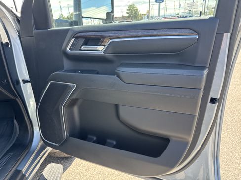 Used 2024 GMC Sierra 3500 SLE w/ SLE Value Package AWD/4WD image 7
