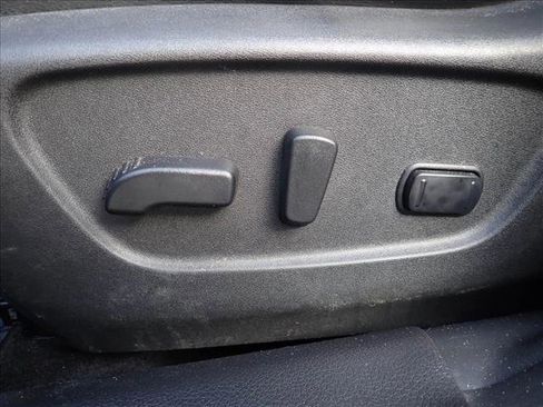 Used 2018 Nissan Rogue Sport SL w/ SL Premium Package image 12