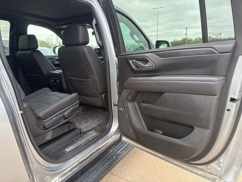 Used 2024 Chevrolet Suburban RST w/ Luxury Package AWD/4WD image 19