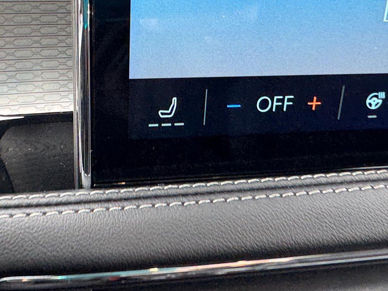 Used 2025 Lincoln Corsair AWD w/ Equipment Group 101A image 24