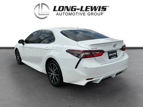 Used 2023 Toyota Camry SE FWD image 4