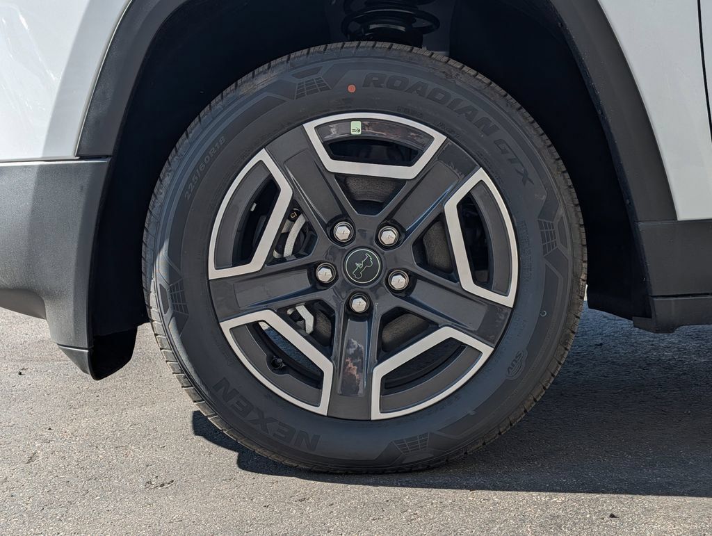 New 2026 Jeep Cherokee Laredo AWD/4WD image 4