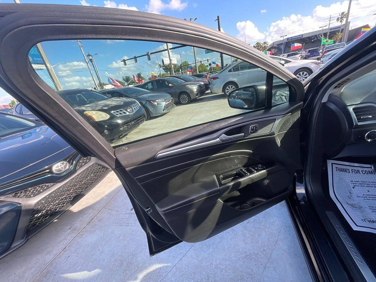 Used 2014 Ford Fusion Titanium FWD image 5